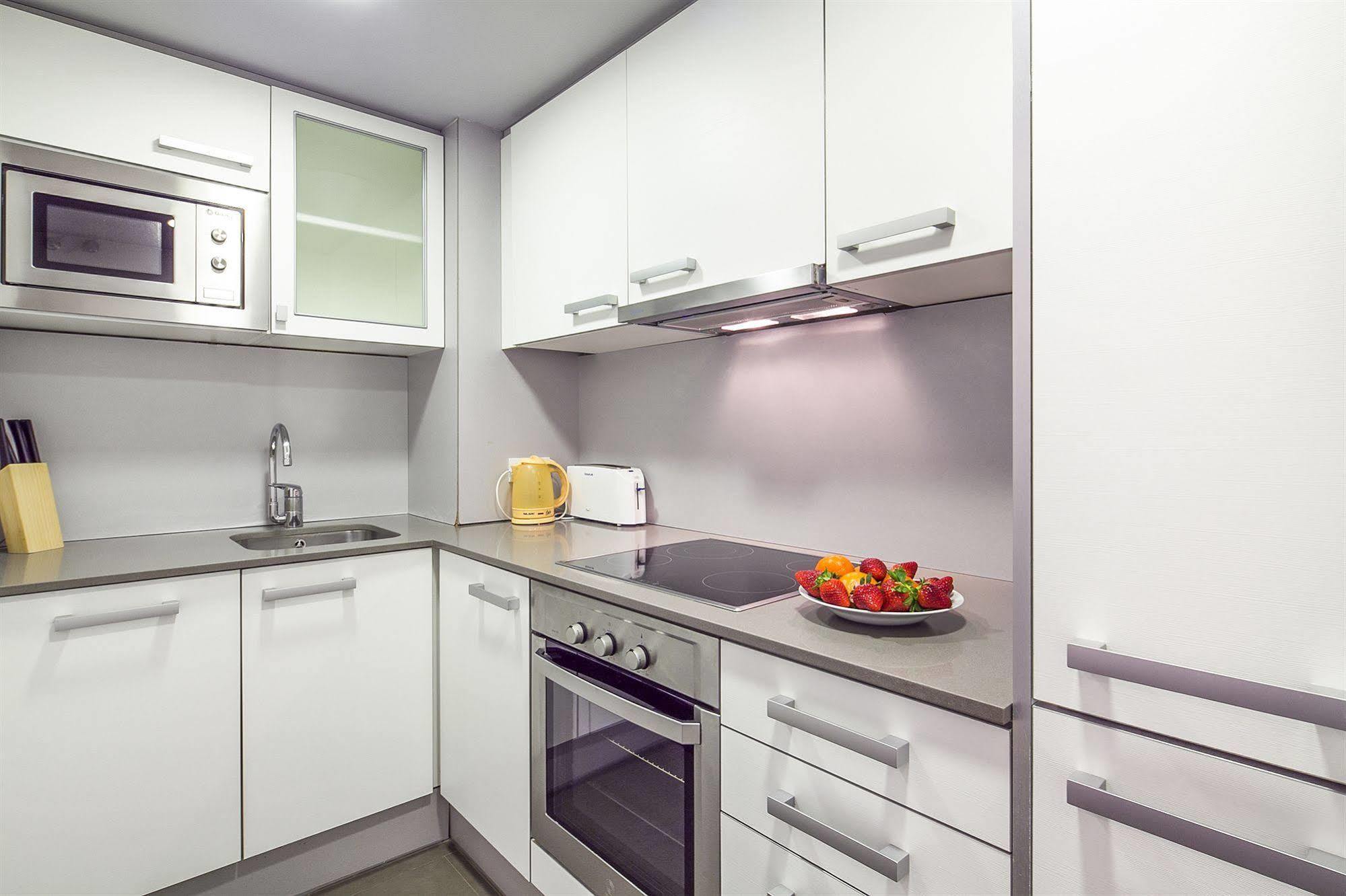 Inside Sants Apartamento